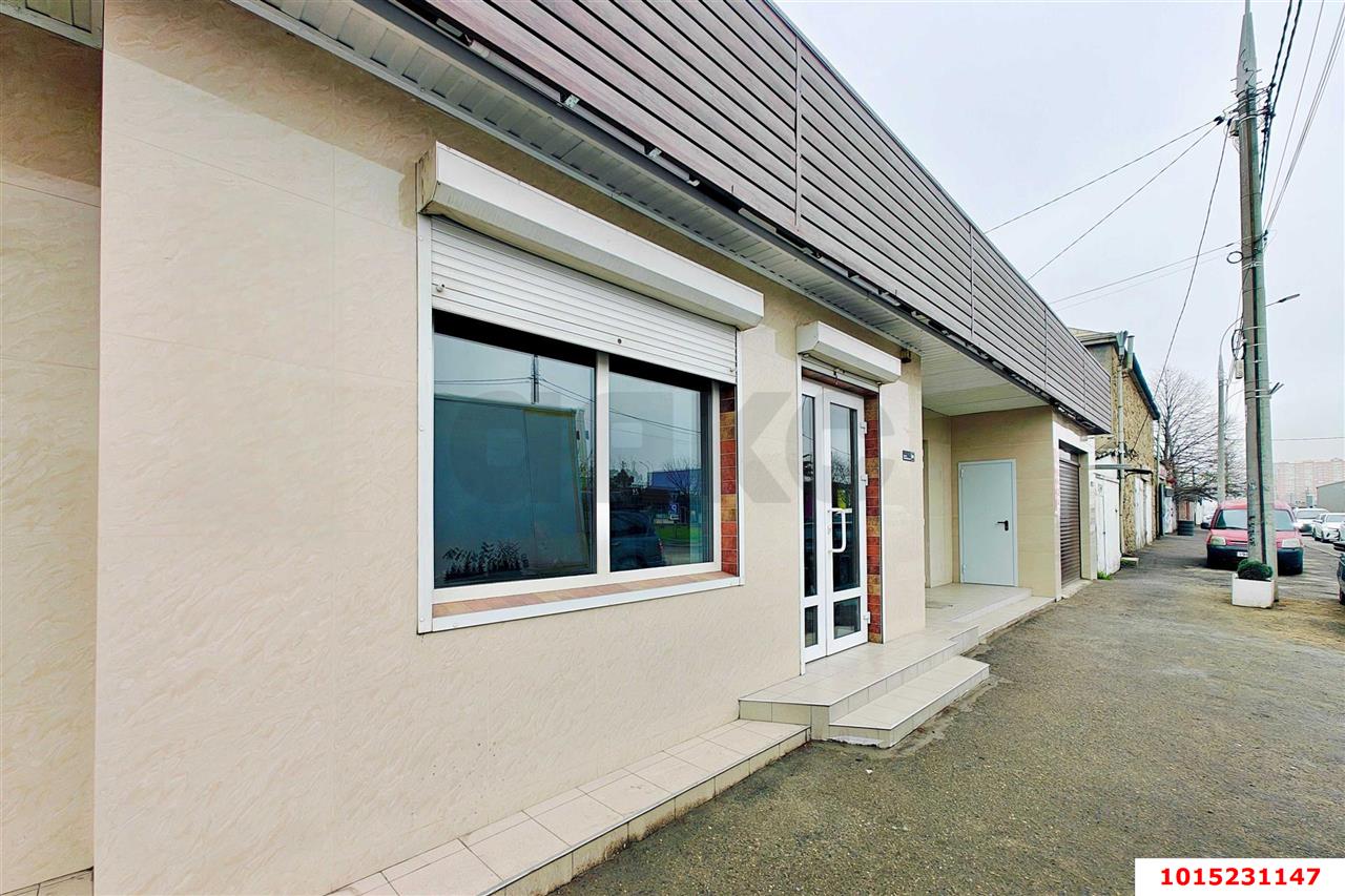 Фото №3: Торговое помещение 65 м² - Краснодар, Школьный, ул. Восточно-Кругликовская, 25/1