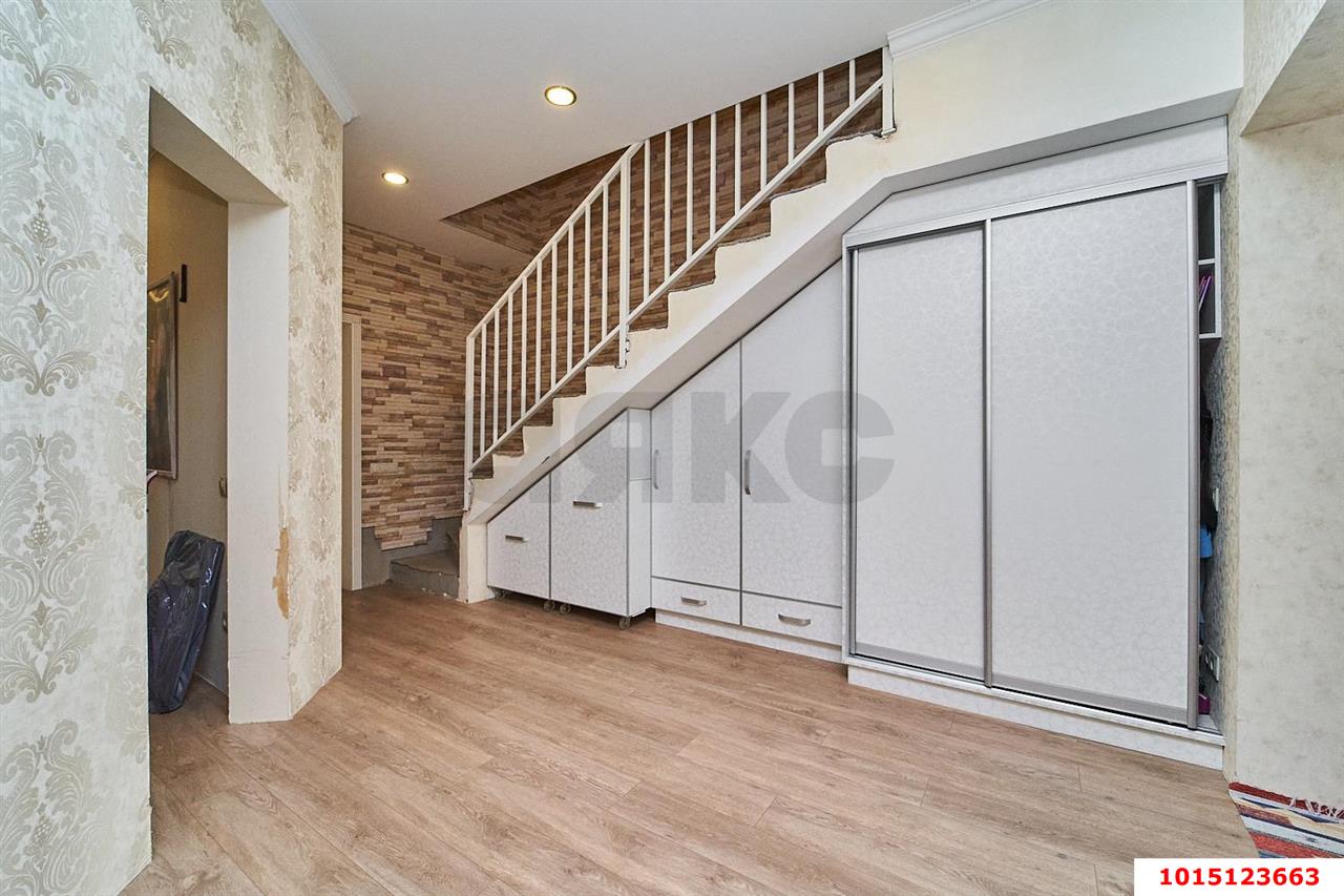 Фото №6: Дом 151 м² + 2 сот. - Краснодар, Прикубанский внутригородской округ, Завод Радиоизмерительных Приборов, мкр. Ростовское Шоссе, ул. Историческая, 17