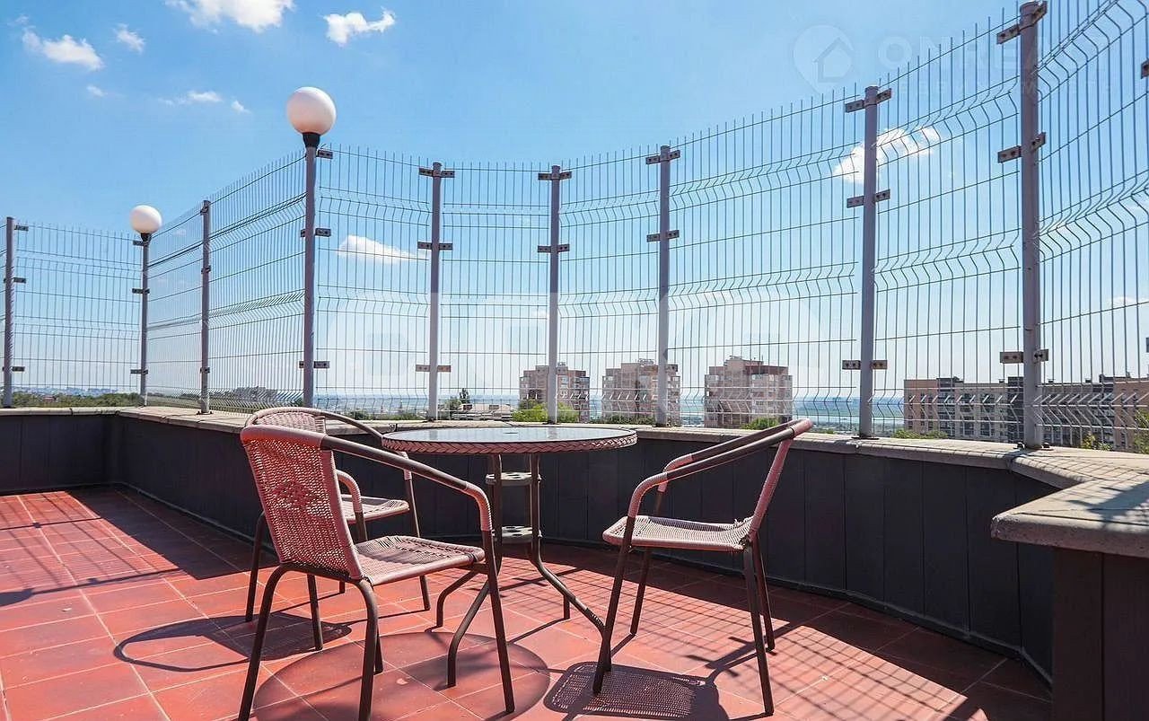 Фото №3: 1-комнатная квартира 49 м² - Ростов-на-Дону, квартал Нижнегниловской, ул. Коминтерна, 82