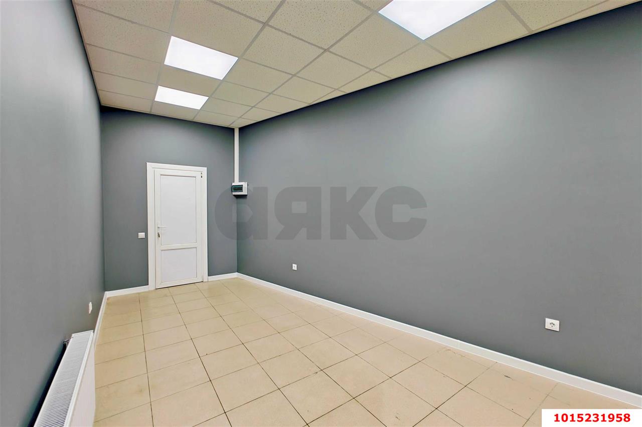 Фото №7: Торговое помещение 55 м² - Краснодар, Школьный, ул. Восточно-Кругликовская, 25/1