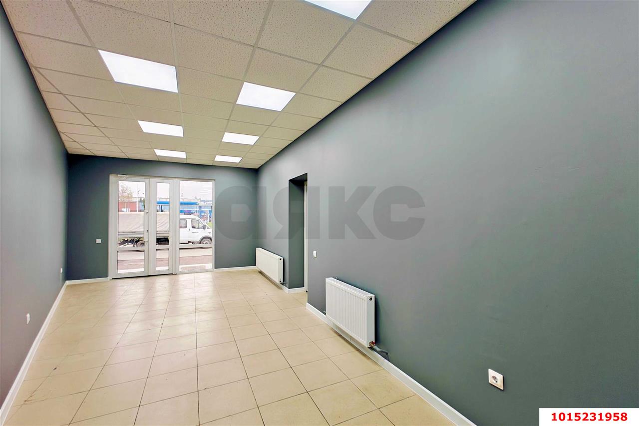 Фото №6: Торговое помещение 55 м² - Краснодар, Школьный, ул. Восточно-Кругликовская, 25/1