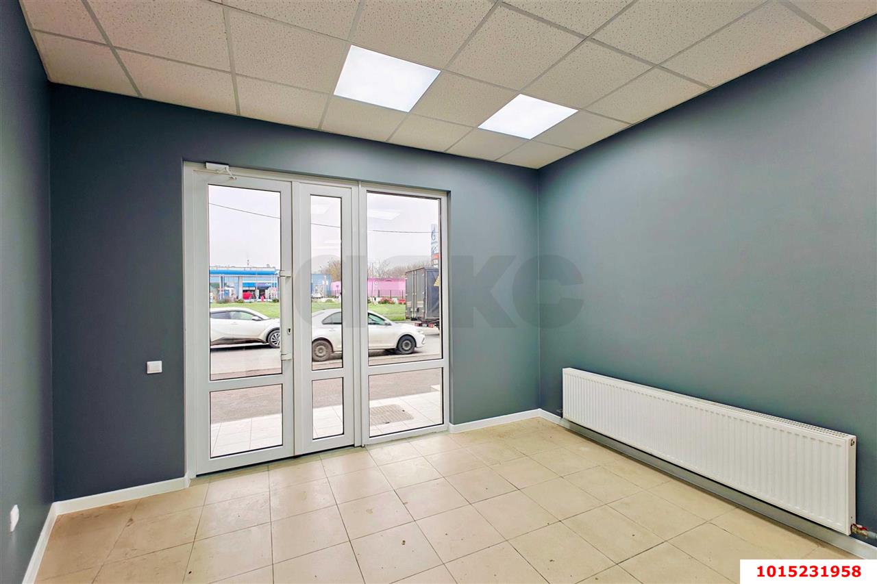 Фото №9: Торговое помещение 55 м² - Краснодар, Школьный, ул. Восточно-Кругликовская, 25/1