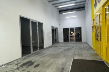 Фото №3: Торговое помещение 25 м² - Краснодар, ж/м Пашковский, ул. Карасунская, 308