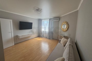 Фото №1: 1-комнатная квартира 45 м² - Краснодар, мкр. Музыкальный, ул. имени Мусоргского М.П., 17