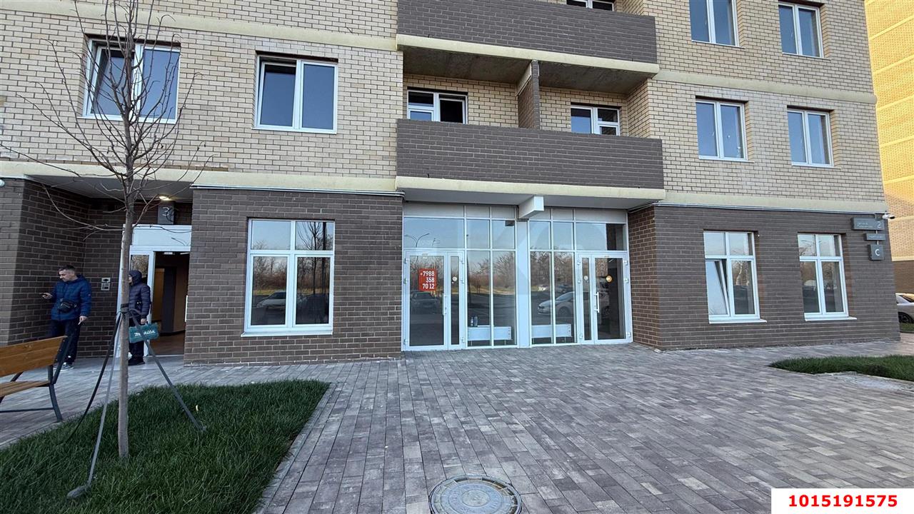 Фото №1: Торговое помещение 42 м² - Краснодар, жилой комплекс Дыхание, ул. Лётчика Позднякова, 2к25