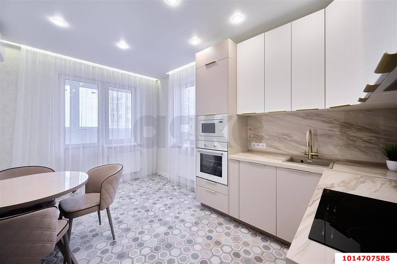 Фото №1: 2-комнатная квартира 63 м² - Краснодар, Прикубанский внутригородской округ, Славянский, мкр. Светлоград, ул. Красных Партизан, 1/4к7