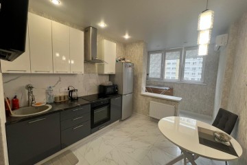 Фото №1: 1-комнатная квартира 38 м² - Краснодар, мкр. Славянский, ул. Заполярная, 39лит10