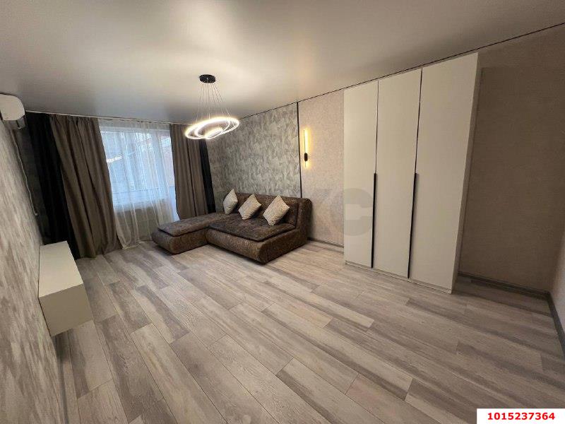 Фото №1: 1-комнатная квартира 38 м² - Краснодар, Карасунский внутригородской округ, мкр. Комсомольский, ул. 30-й Иркутской Дивизии, 9/2