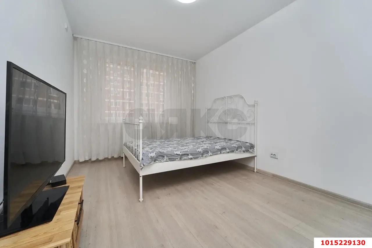 Фото №1: 1-комнатная квартира 37 м² - Краснодар, жилой комплекс Самолёт, ул. Западный Обход, 39/2к7