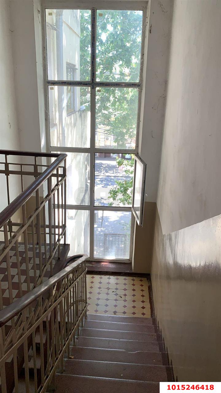 Фото №2: 2-комнатная квартира 46 м² - Краснодар, Центральный внутригородской округ, мкр. Центральный, ул. Коммунаров, 8