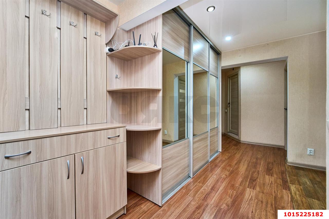 Фото №5: 4-комнатная квартира 90 м² - Краснодар, Западный внутригородской округ, мкр. Юбилейный, ул. 70-летия Октября, 34