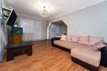 Фото №1: 4-комнатная квартира 80 м² - Краснодар, мкр. Юбилейный, ул. 70-летия Октября, 34