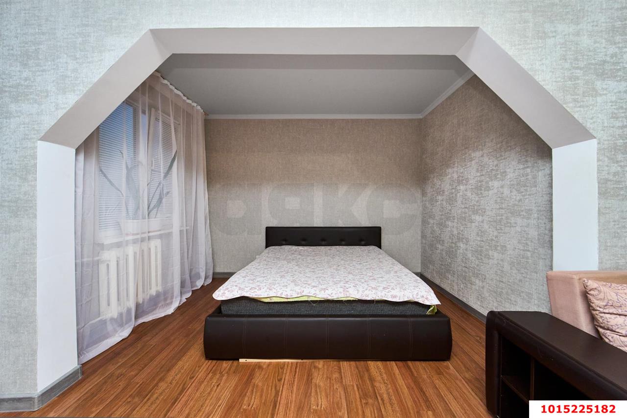 Фото №2: 4-комнатная квартира 90 м² - Краснодар, Западный внутригородской округ, мкр. Юбилейный, ул. 70-летия Октября, 34