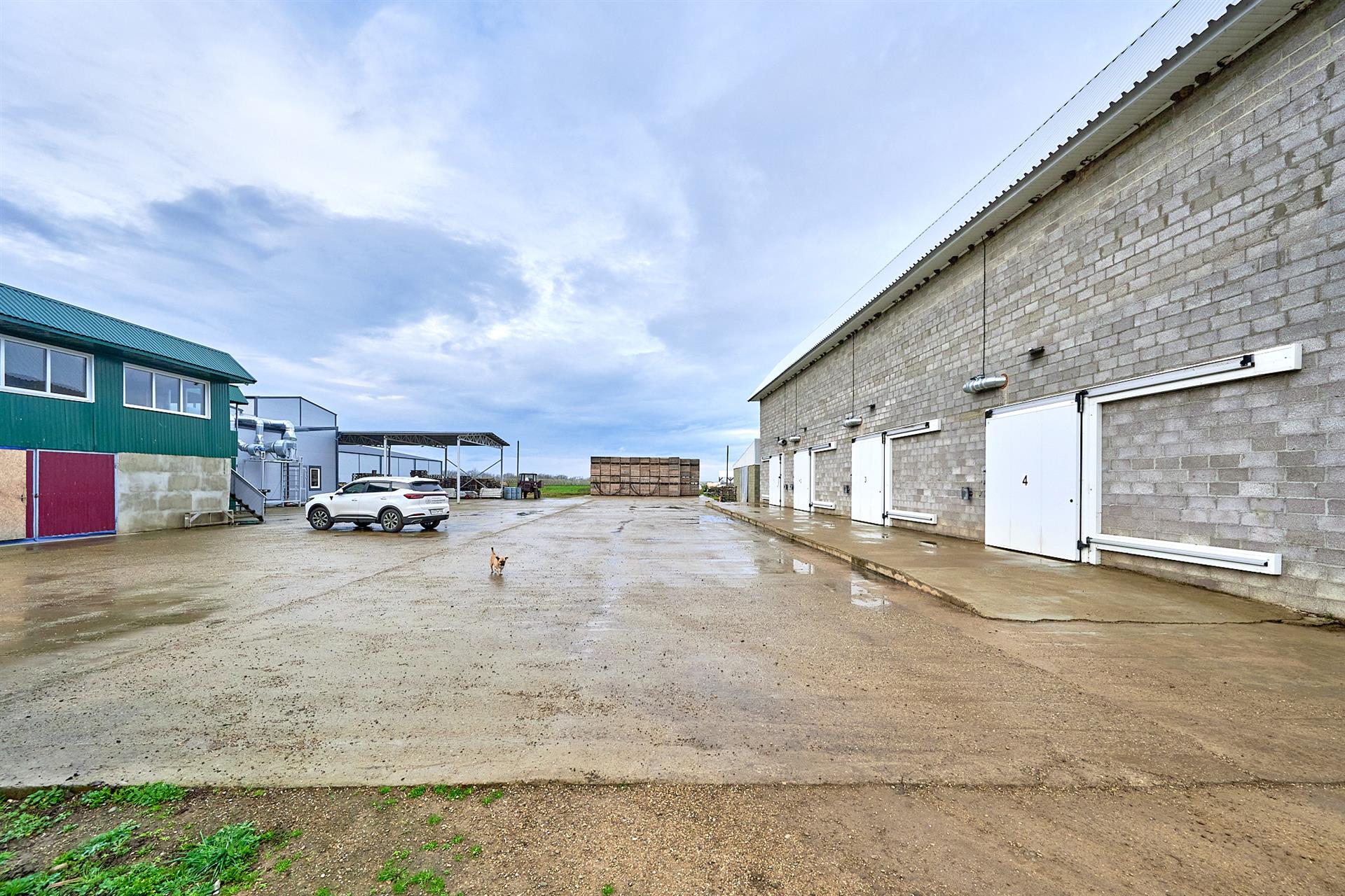 Фото №7: Коммерция 575 м² - Новодмитриевская, ул. Партизанская, 44