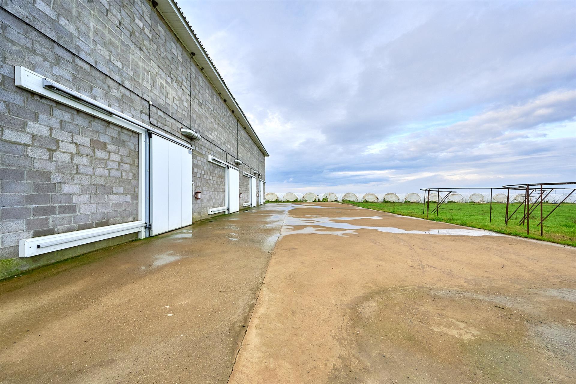 Фото №12: Коммерция 575 м² - Новодмитриевская, ул. Партизанская, 44