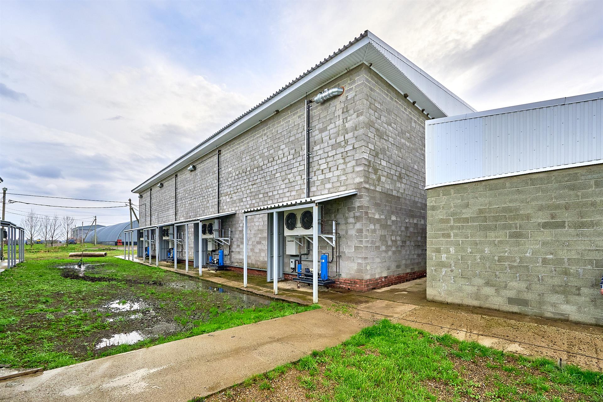 Фото №18: Коммерция 575 м² - Новодмитриевская, ул. Партизанская, 44