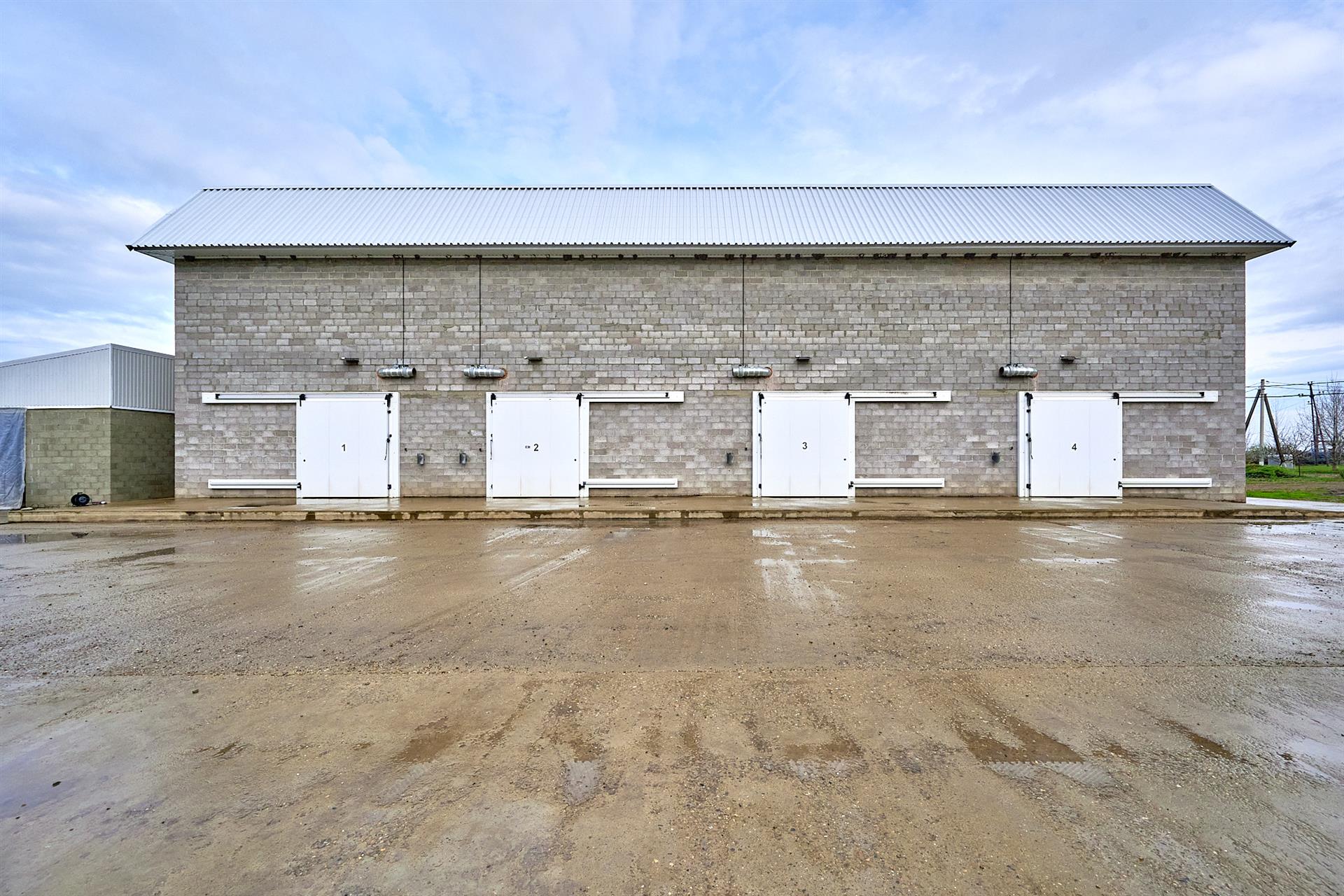 Фото №4: Коммерция 575 м² - Новодмитриевская, ул. Партизанская, 44