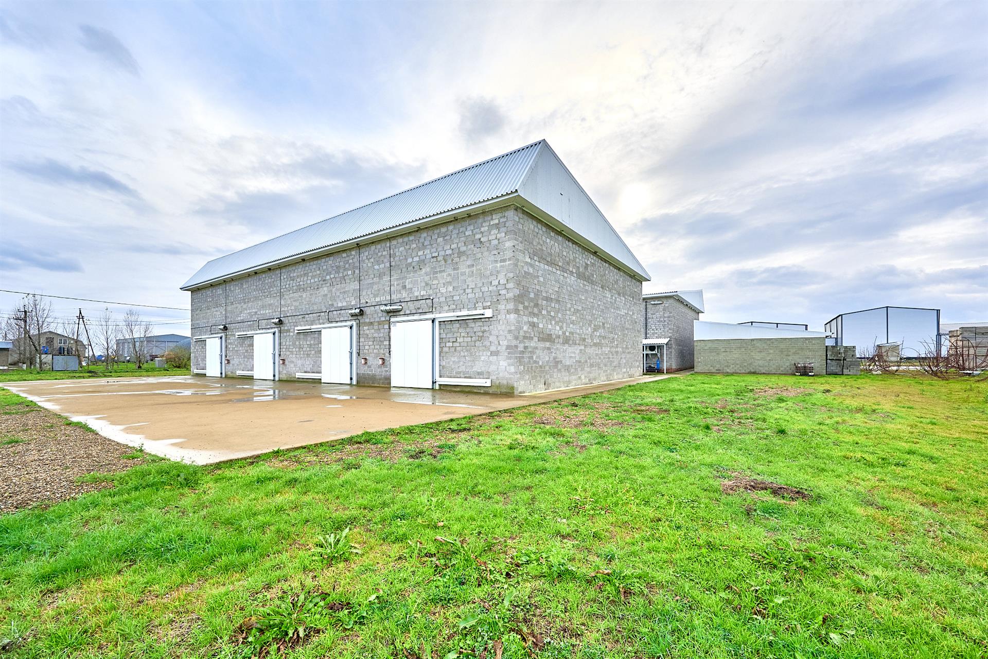 Фото №14: Коммерция 575 м² - Новодмитриевская, ул. Партизанская, 44