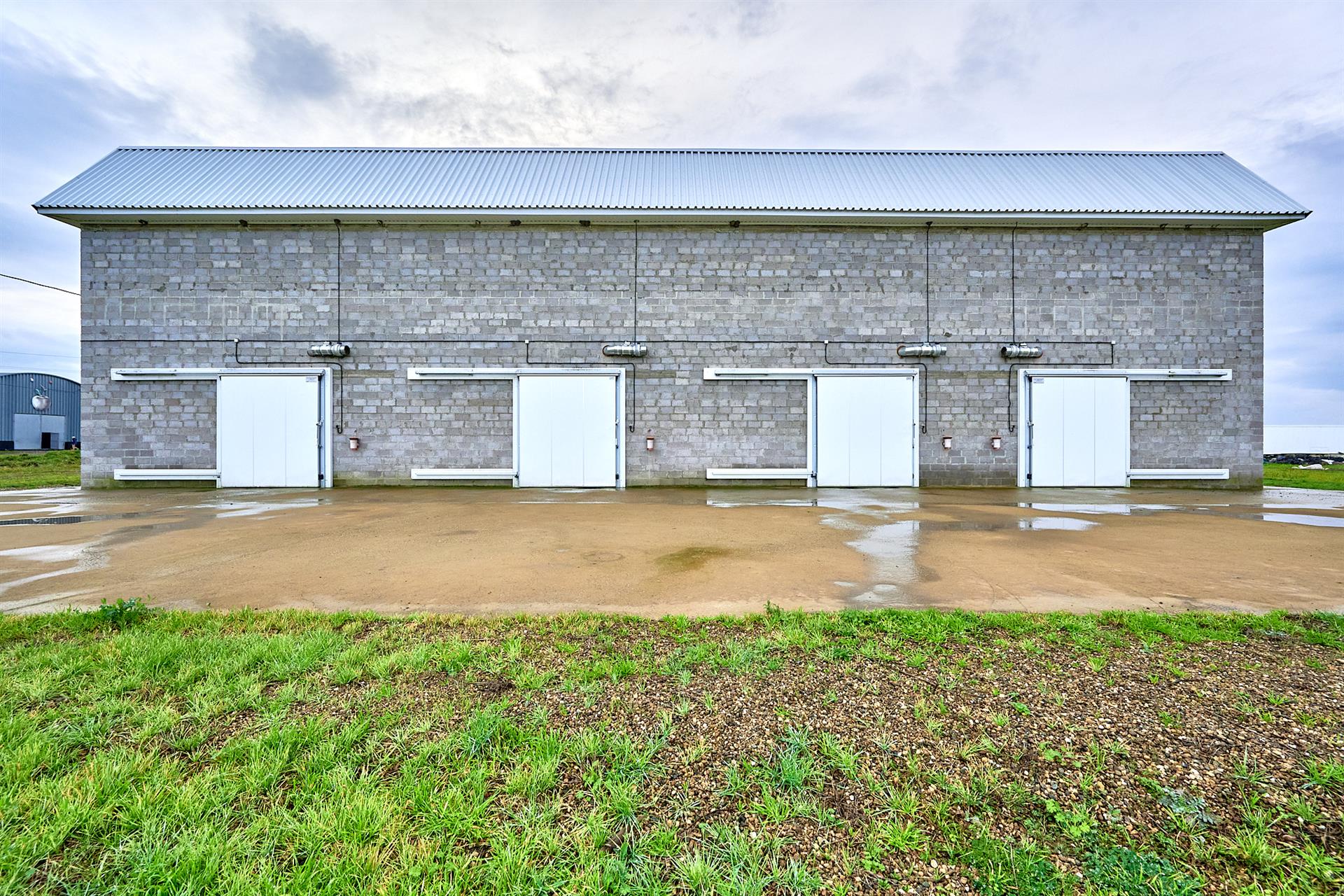 Фото №13: Коммерция 575 м² - Новодмитриевская, ул. Партизанская, 44