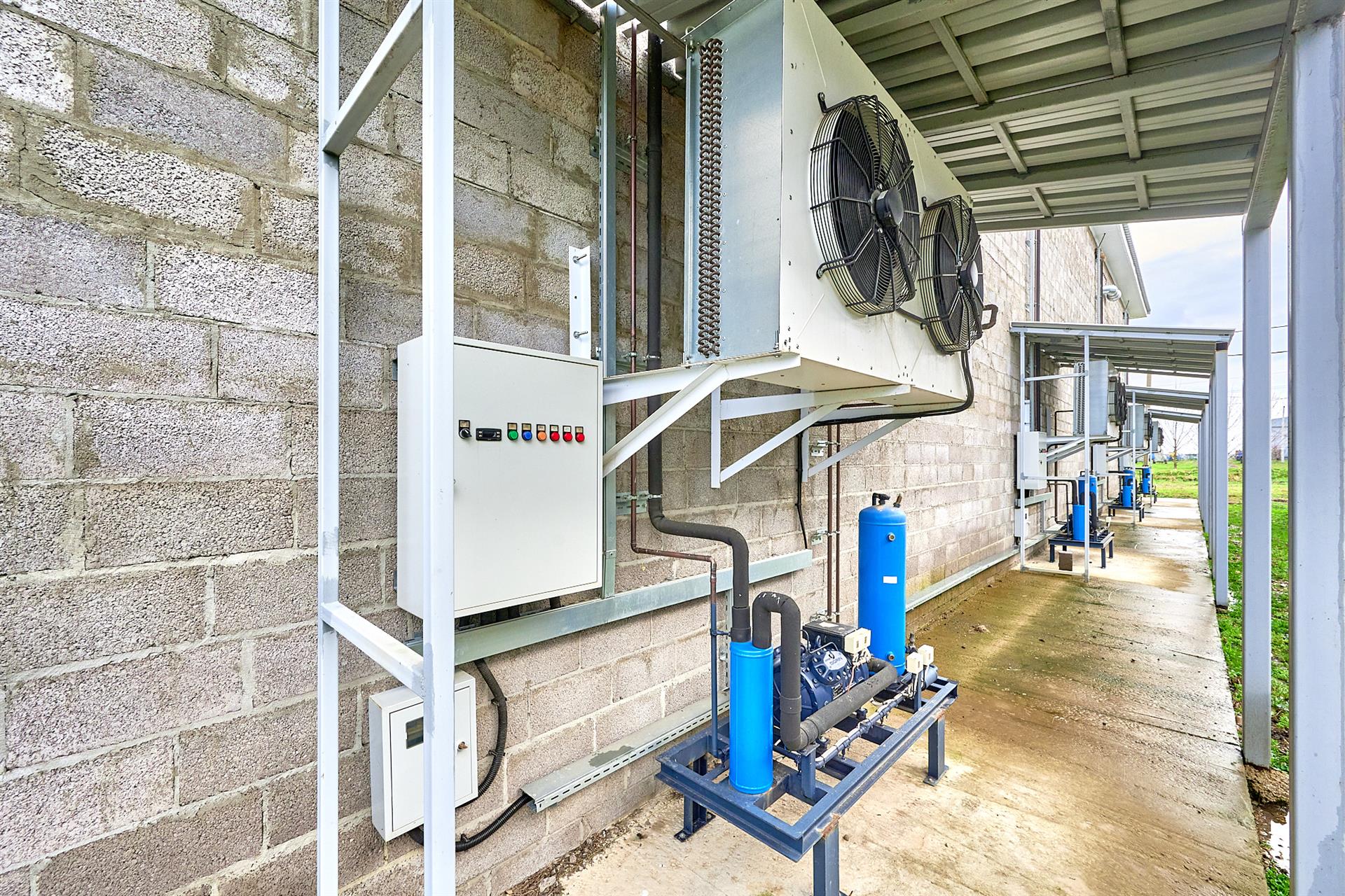 Фото №19: Коммерция 575 м² - Новодмитриевская, ул. Партизанская, 44