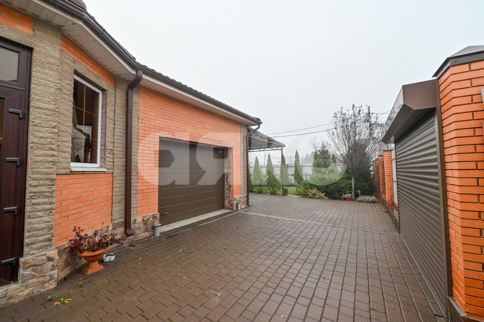 Фото №2: Дом 150 м² + 6 сот. - Янтарный, пер. Клубничный