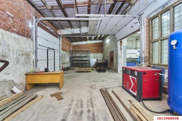 Фото №1: Производственное помещение 4360 м² - Азовская, ул. Ленина, 16