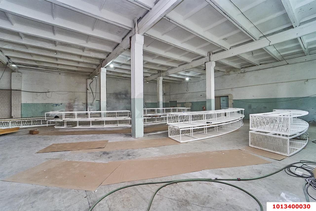 Фото №7: Коммерция 4360 м² - Азовская, ул. Ленина, 16