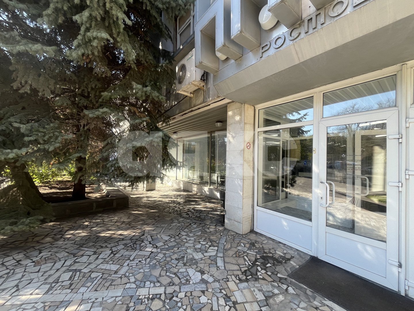 Фото №2: Коммерция 350 м² - Ростов-на-Дону, Пролетарский, ул. 14-я Линия, 88