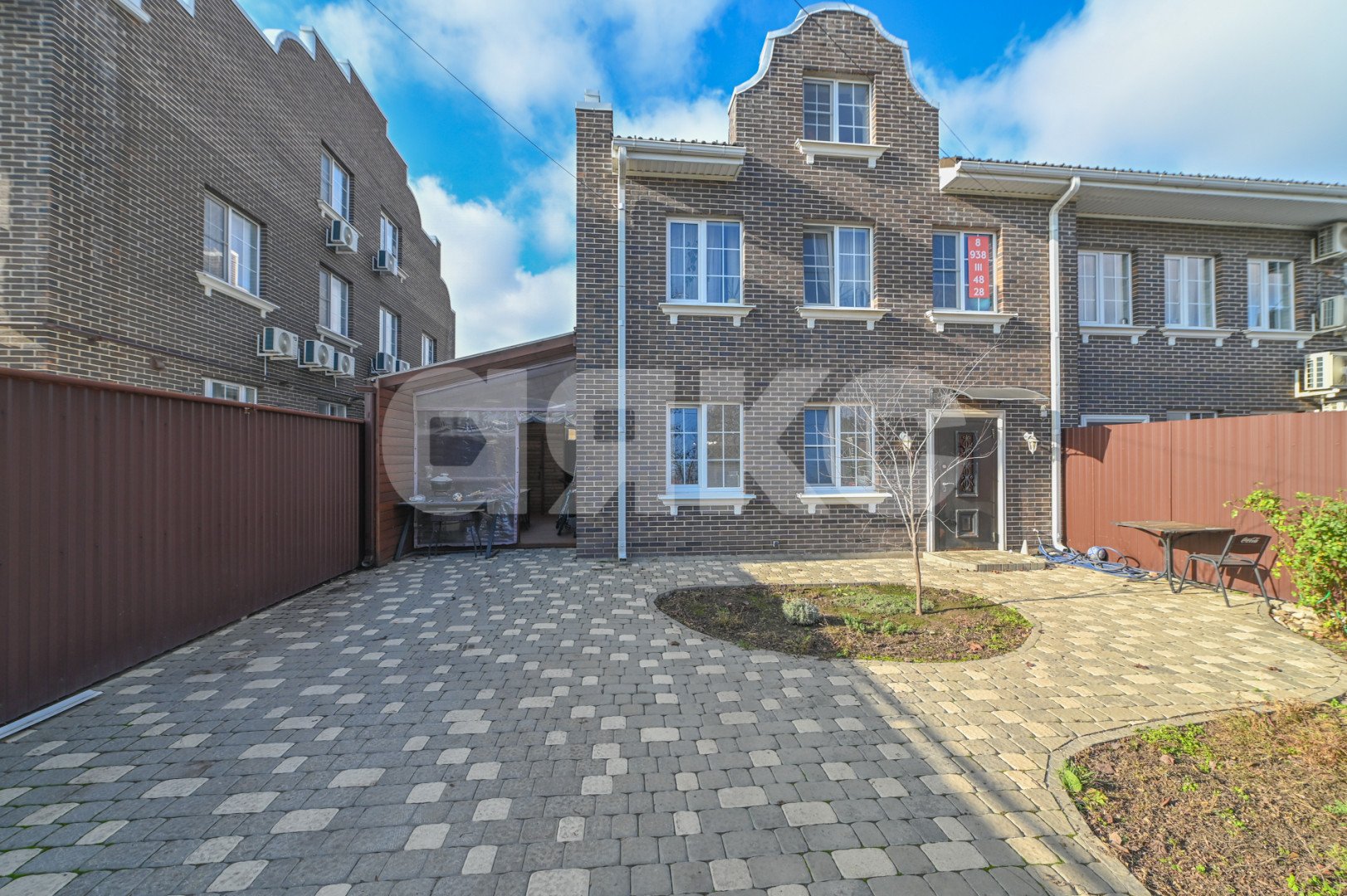 Фото №2: Таунхаус 134 м² + 2 сот. - Камышеваха, коттеджный  Жемчужный, ул. Кристальная, 18/32