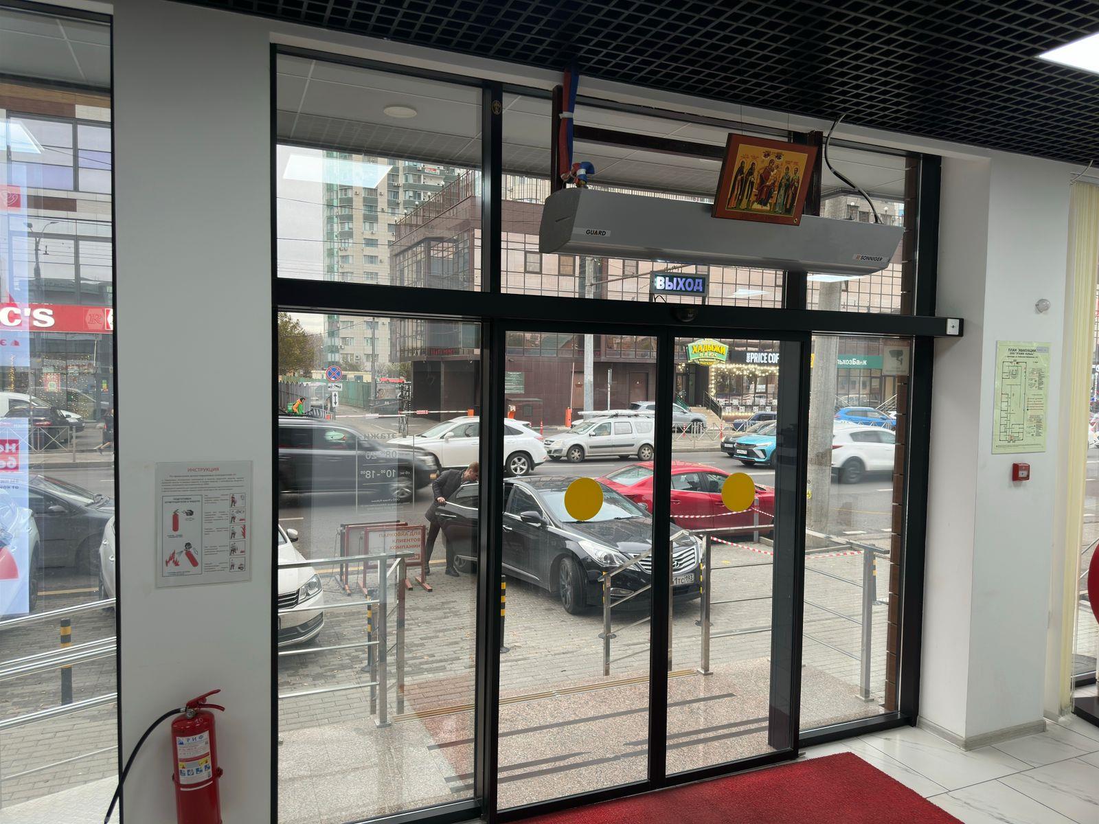 Фото №10: Коммерция 2028 м² - Краснодар, Западный внутригородской округ, мкр. Центральный, ул. Кубанская Набережная, 132