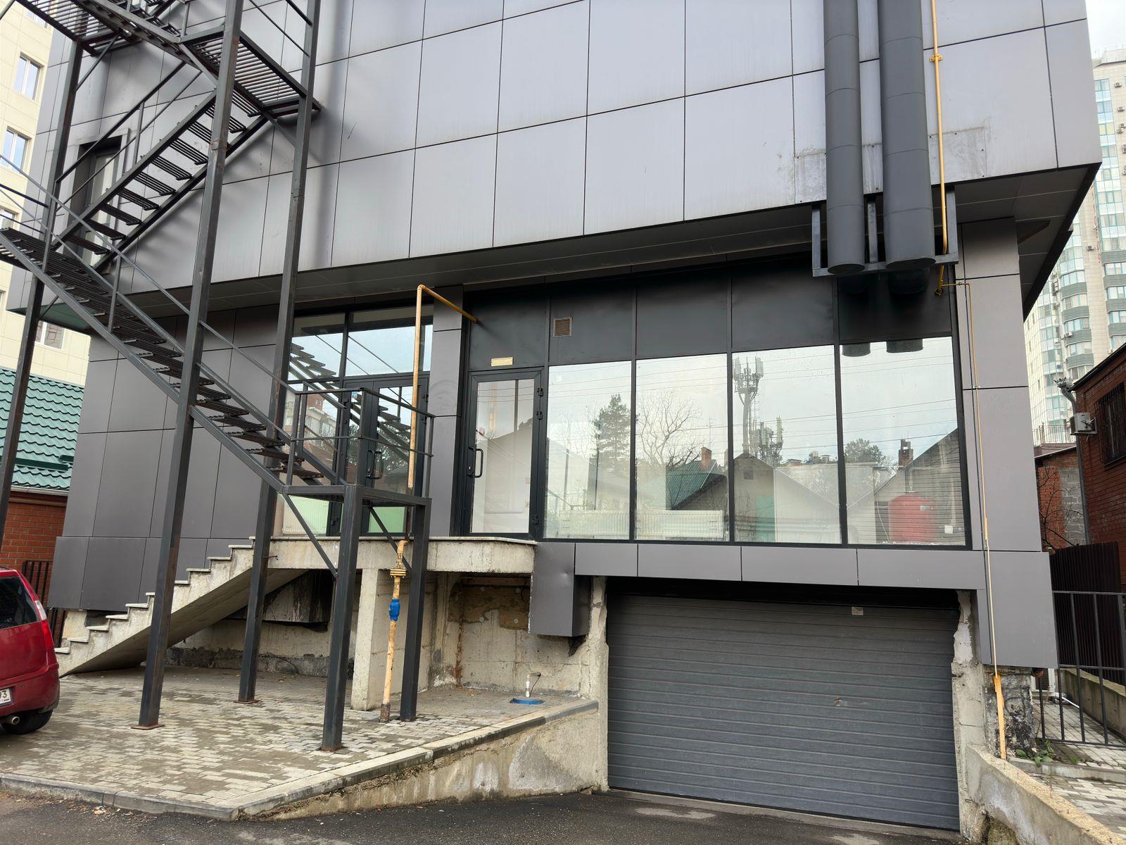 Фото №4: Коммерция 2028 м² - Краснодар, Западный внутригородской округ, мкр. Центральный, ул. Кубанская Набережная, 132