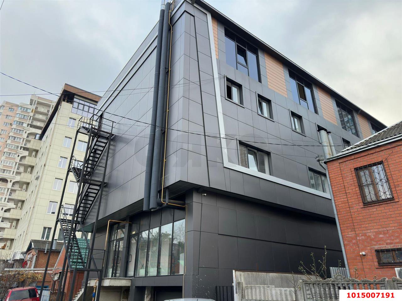 Фото №3: Отдельное здание 2028 м² - Краснодар, Центральный, ул. Кубанская Набережная, 132