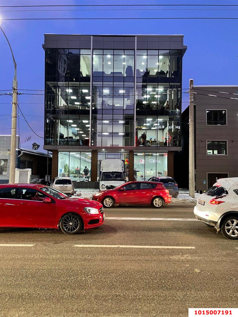 Фото №1: Отдельное здание 2028 м² - Краснодар, Центральный, ул. Кубанская Набережная, 132