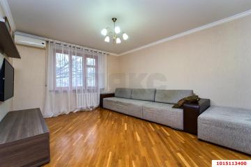 Фото №1: 3-комнатная квартира <span class="whitespace-nowrap">64 м²</span>, <span class="whitespace-nowrap">2/9 эт.</span> - Краснодар, мкр. Юбилейный, пр-кт Чекистов, 42