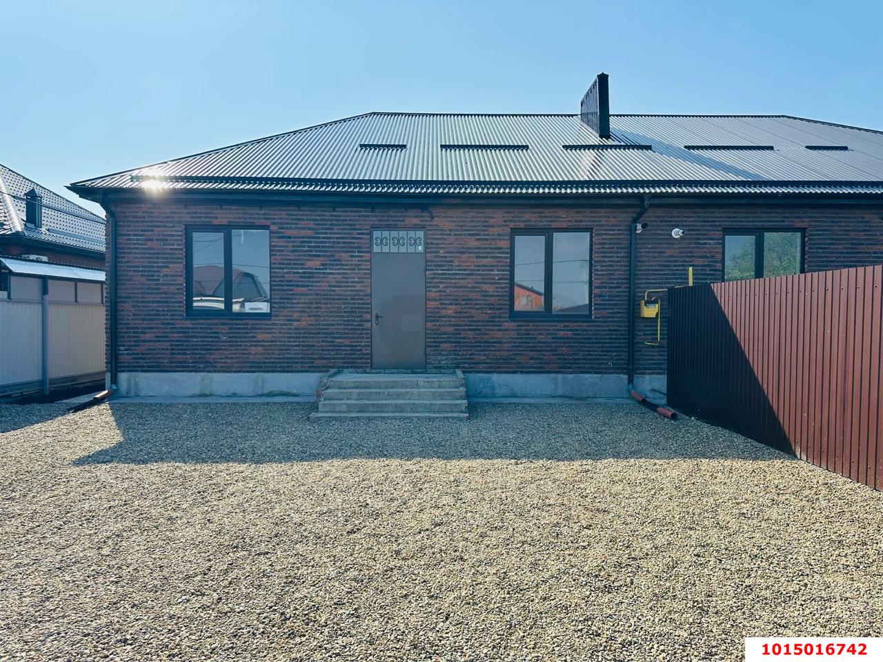 Фото №1: Дуплекс 112 м² + 4 сот. - Яблоновский, ул. Хуаде, 13