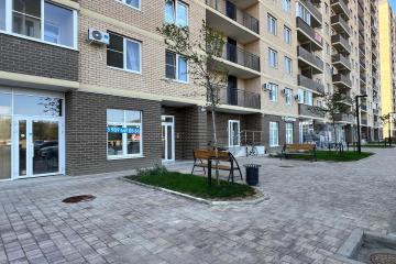 Фото №3: Коммерция 44 м² - Краснодар, мкр. жилой комплекс Дыхание, ул. Лётчика Позднякова, 2к23