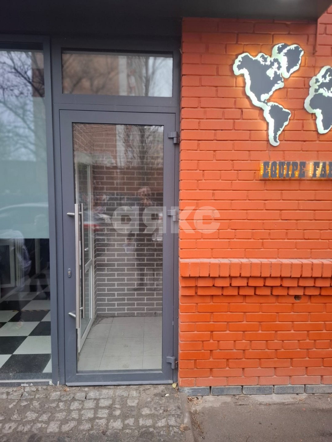 Фото №1: Коммерция 119 м² - Ростов-на-Дону, жилой комплекс Феникс, ул. Евдокимова, 102Бс2