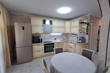 Фото №1: 2-комнатная квартира 59 м² - Российский, мкр. Прикубанский внутригородской округ, ул. Куликова Поля, 5