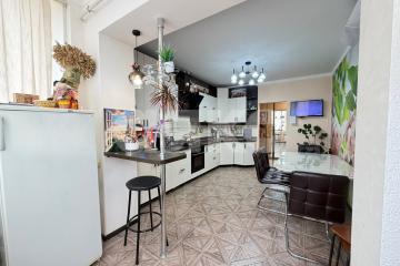 Фото №2: 2-комнатная квартира 67 м² - Горячий Ключ, мкр. Администрация, ул. Псекупская, 151В