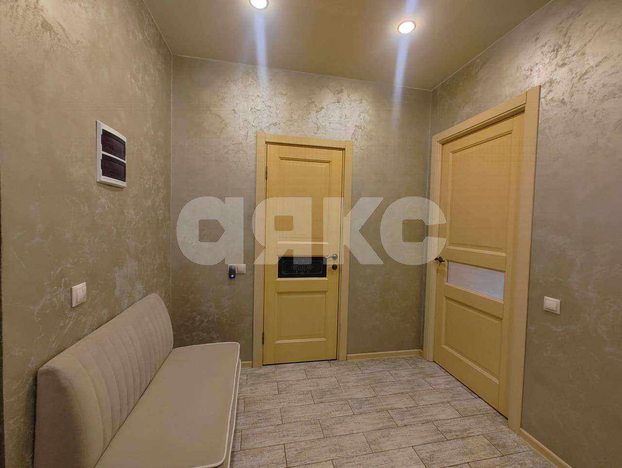 Фото №1: 1-комнатная квартира 44 м² - Волгоград, Волгоград-Сити, ул. Ханпаши Нурадилова, 7