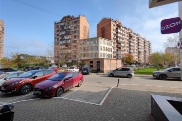 Фото №3: Торговое помещение 32 м² - Краснодар, мкр. Краевая Клиническая Больница, ул. им. Героя Яцкова И.В.