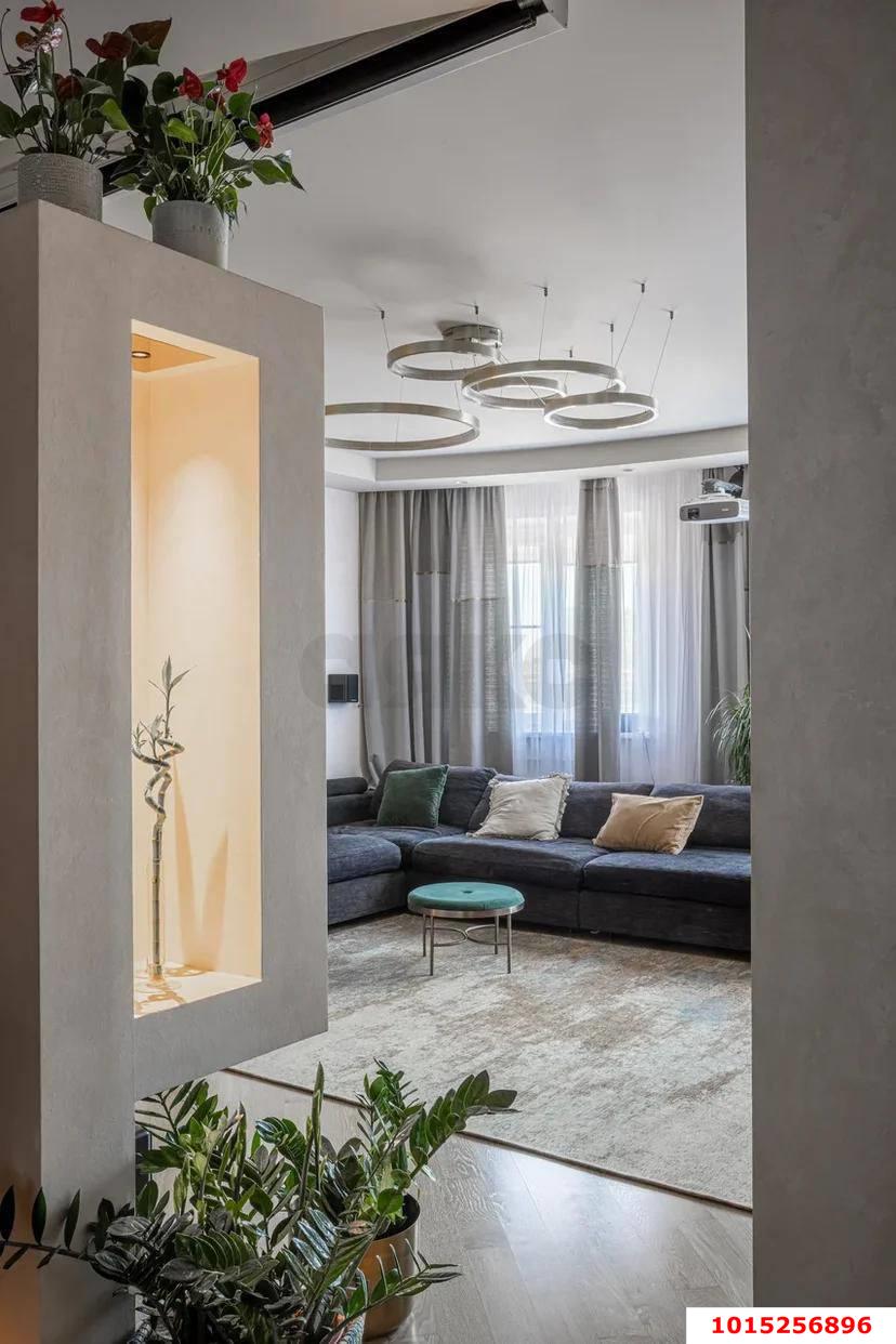 Фото №1: 3-комнатная квартира 111 м² - Краснодар, Центральный внутригородской округ, мкр. Центральный, ул. Промышленная, 19/2