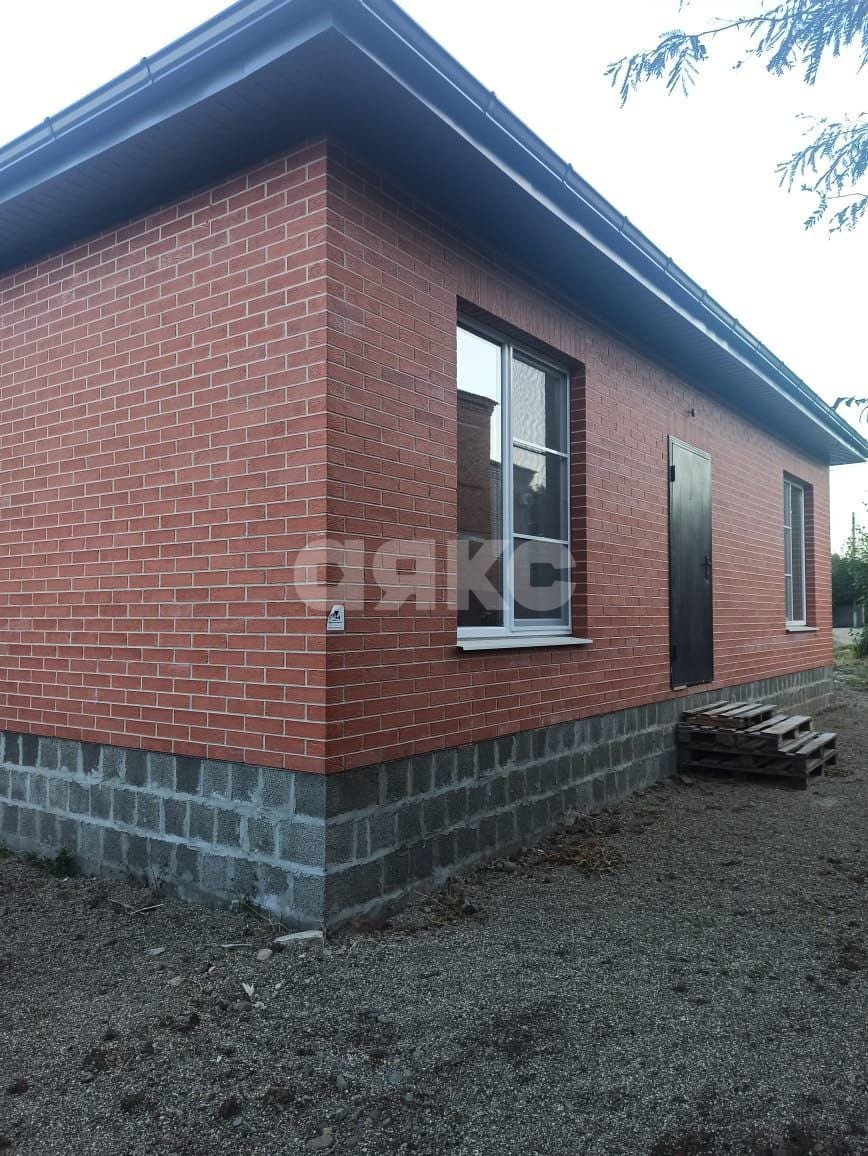 Фото №1: Дом 64 м² + 3.8 сот. - Кореновск, 2-й квартал, ул. Ленина