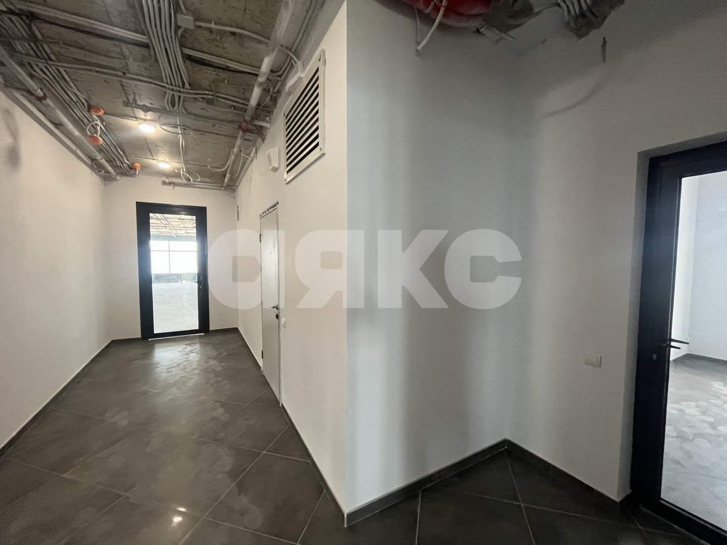 Фото №6: Коммерция 550 м² - Ростов-на-Дону, Фрунзе, ул. Стальского, 41