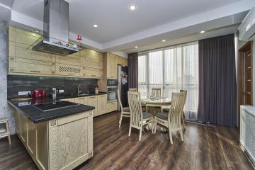 Фото №1: 2-комнатная квартира 99 м² - Краснодар, мкр. Центральный, ул. Будённого, 129