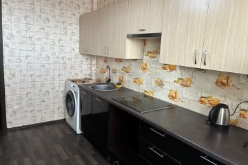 Фото №1: 2-комнатная квартира 49 м² - Российский, мкр. Прикубанский внутригородской округ, ул. Парижская, 21