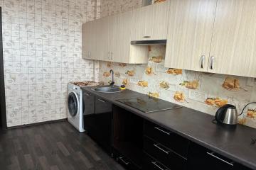 Фото №1: 2-комнатная квартира 49 м² - Российский, мкр. Прикубанский внутригородской округ, ул. Парижская, 21