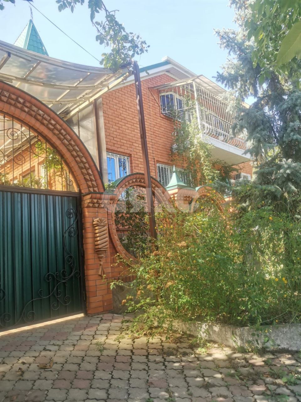 Фото №2: Дом 272 м² + 6 сот. - Майкоп, ул. площадь Ленина