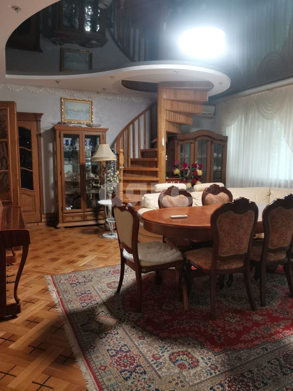 Фото №1: Дом 272 м² + 6 сот. - Майкоп, ул. площадь Ленина