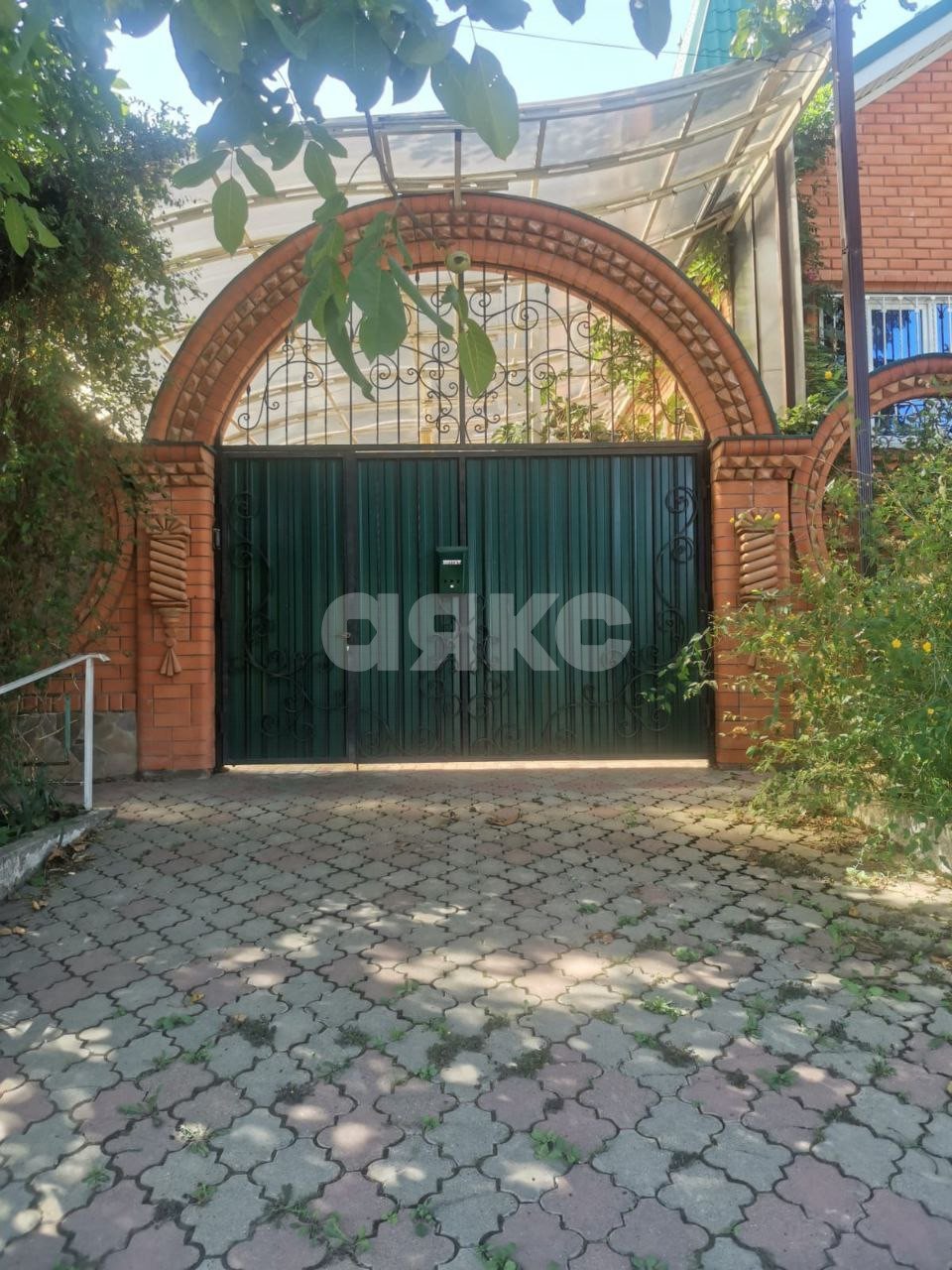 Фото №3: Дом 272 м² + 6 сот. - Майкоп, ул. площадь Ленина